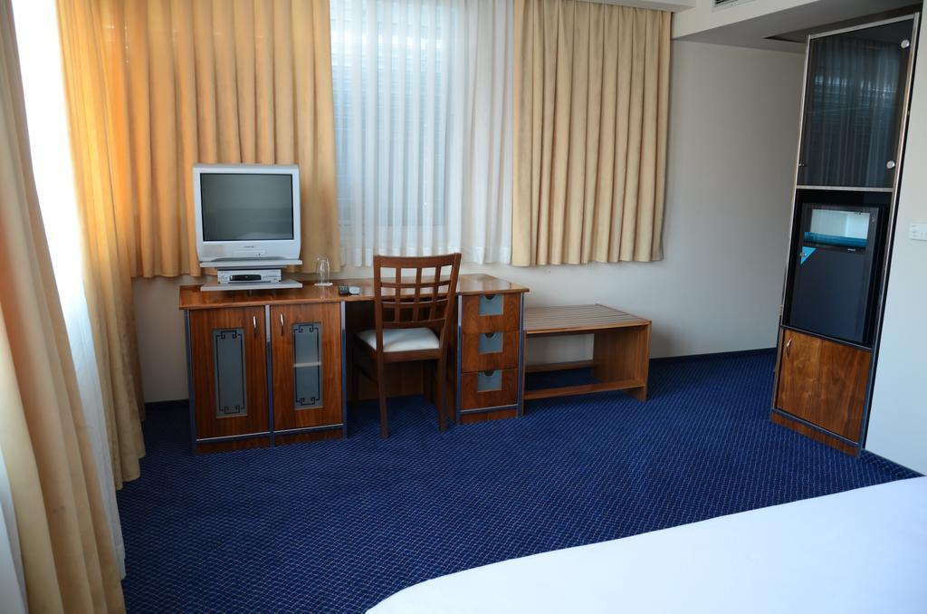 Hotel By Gastroid Ilidža Extérieur photo